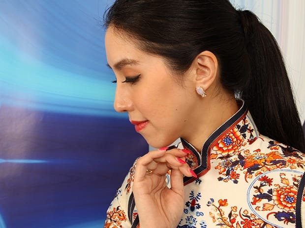 謝曉瑩 女士 Ms. Dannia Tse